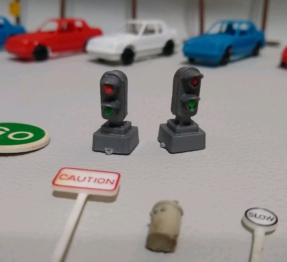 Vintage TYCO Railroad Accessories + Cars Lot of 40 Pieces Hong Kong