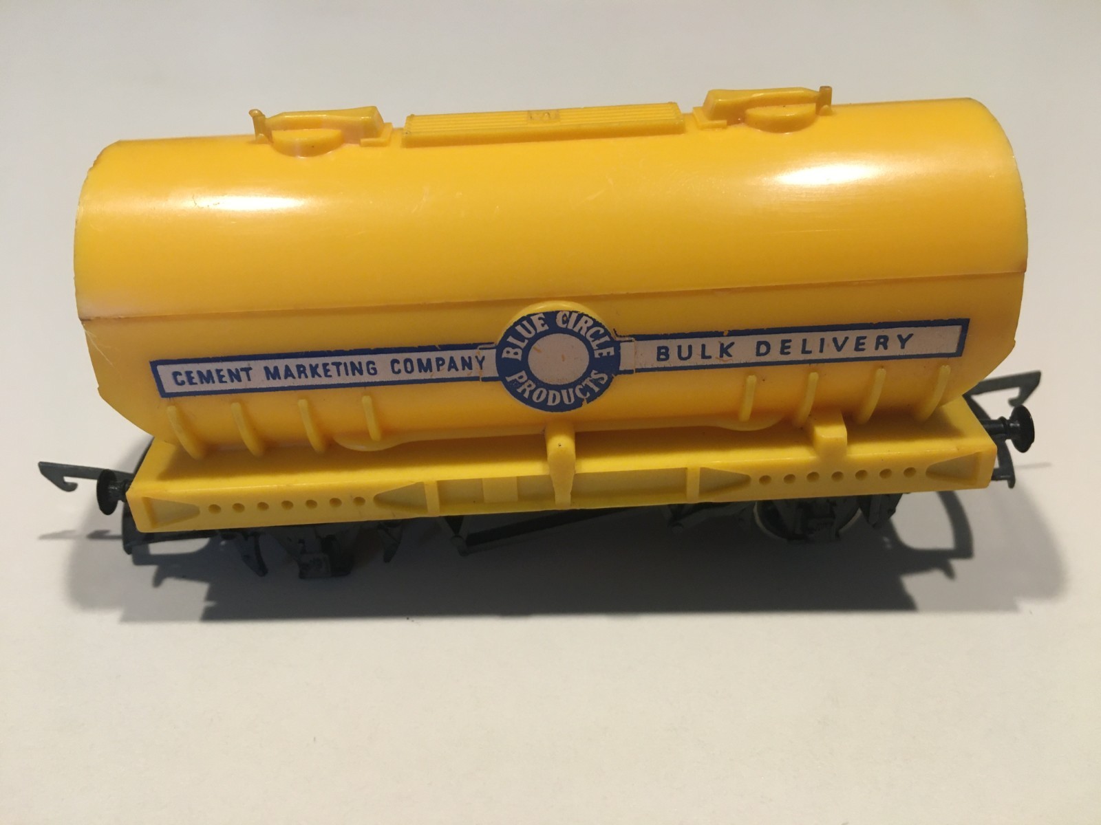 Hornby Railways Blue Circle Cement Wagon OO Gauge Missing Axle