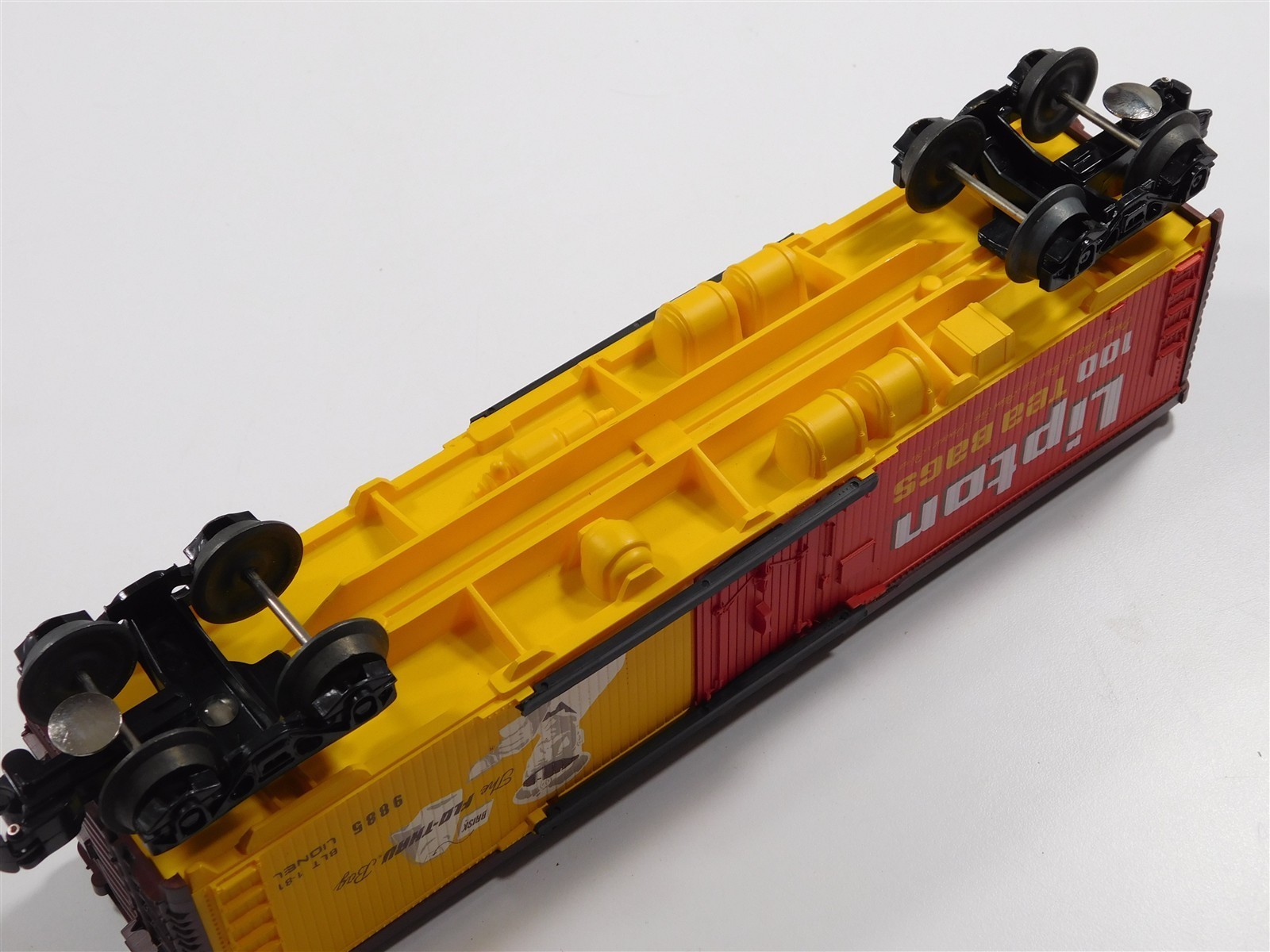 LIONEL 6-9885 O-GAUGE 1981 LIPTON TEA BILLBOARD REEFER CAR NIB