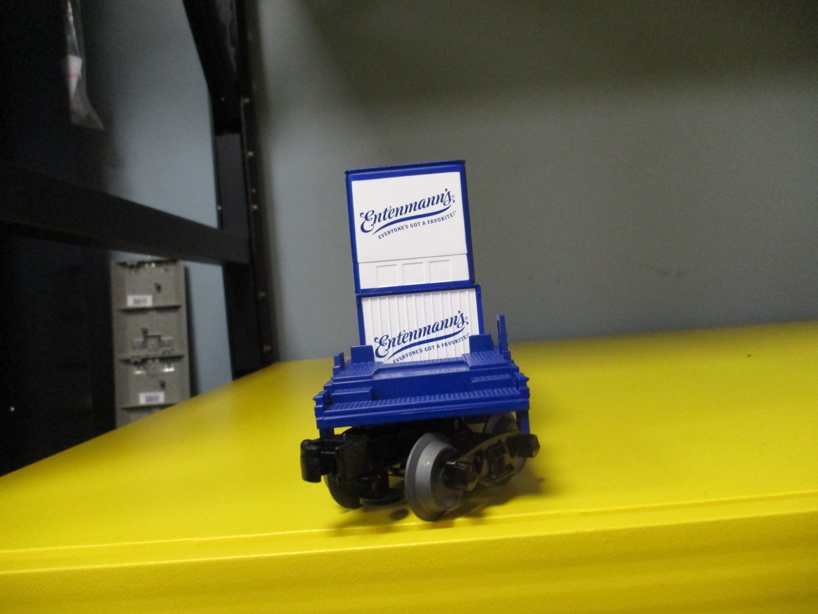 Lionel 2301442 METCA Entenmann’s Maxistack #2014 – New!!