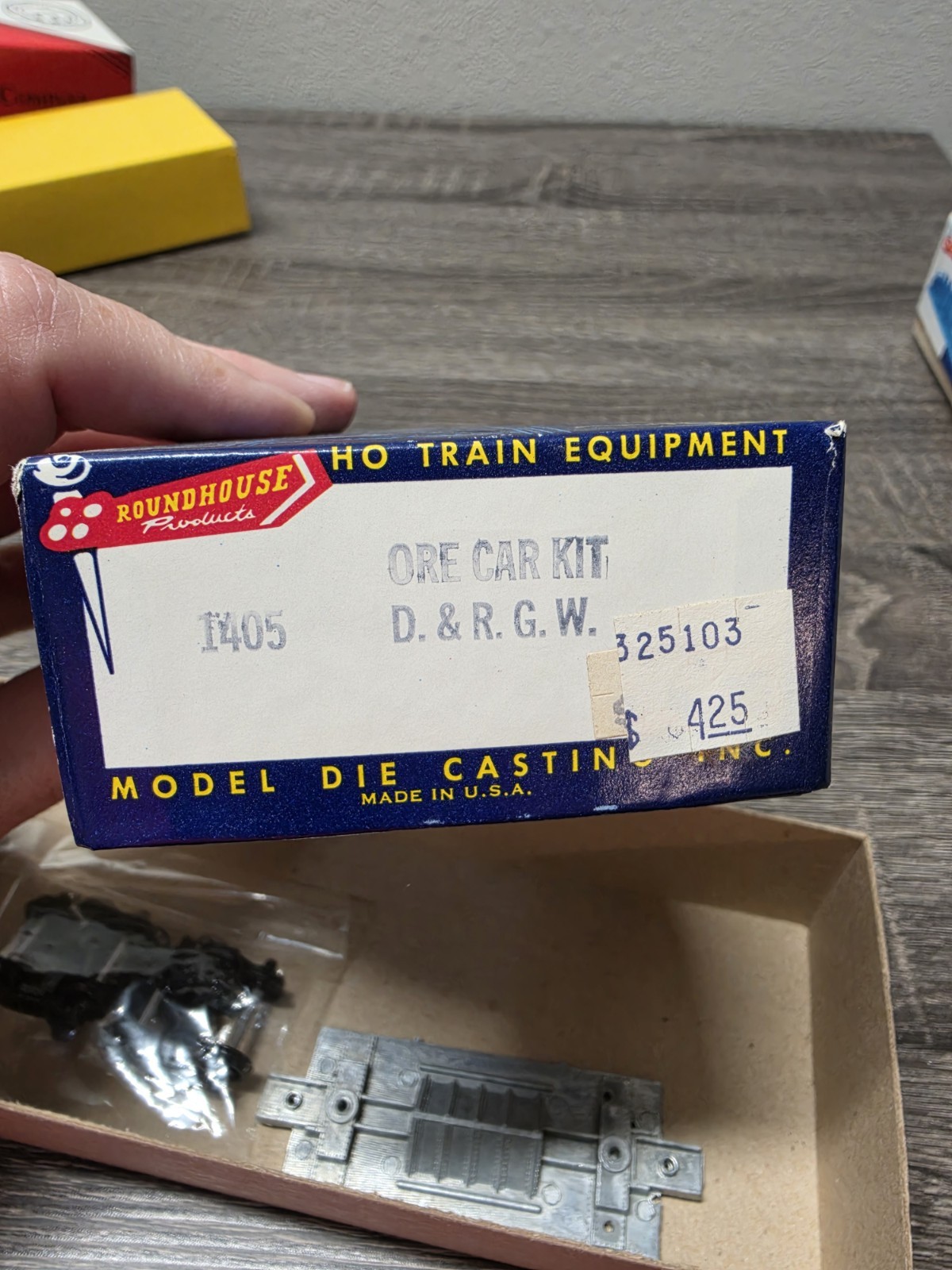 ROUNDHOUSE HO SCALE ORE CAR