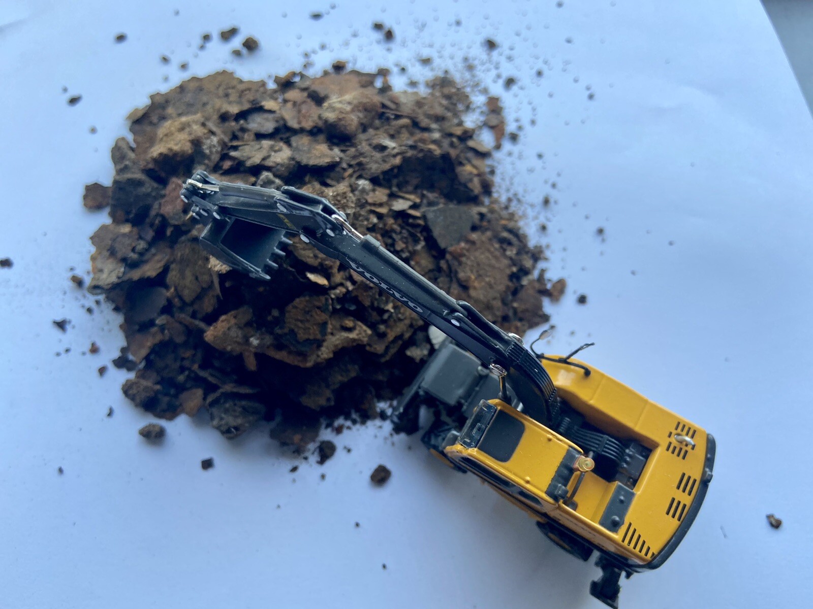 HO Scale Rust Each Bag Has 4oz Of A Mix Of Chips And Fine Rust Enough For 4 Cars