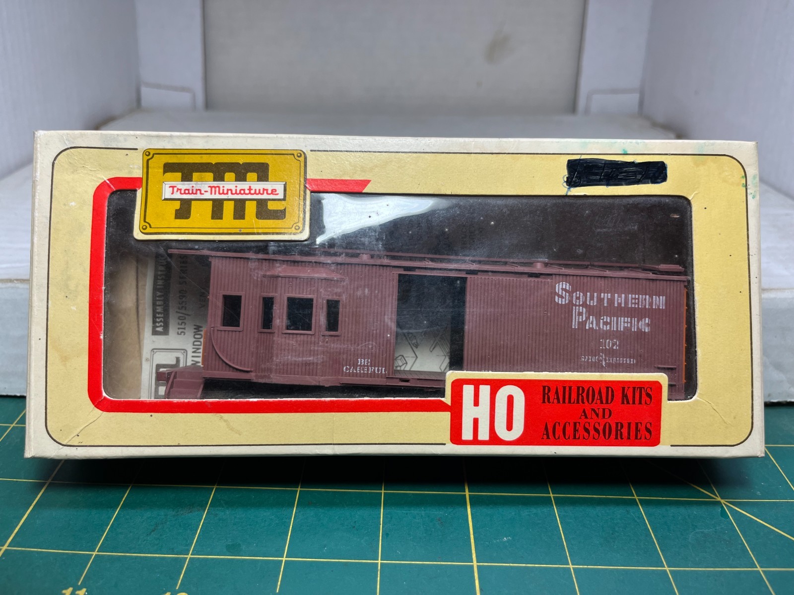HO SCALE SOUTHERN PACIFIC 42′ BAY WINDOW DROVERS’ CABOOSE TRAIN MINIATURE ORIG