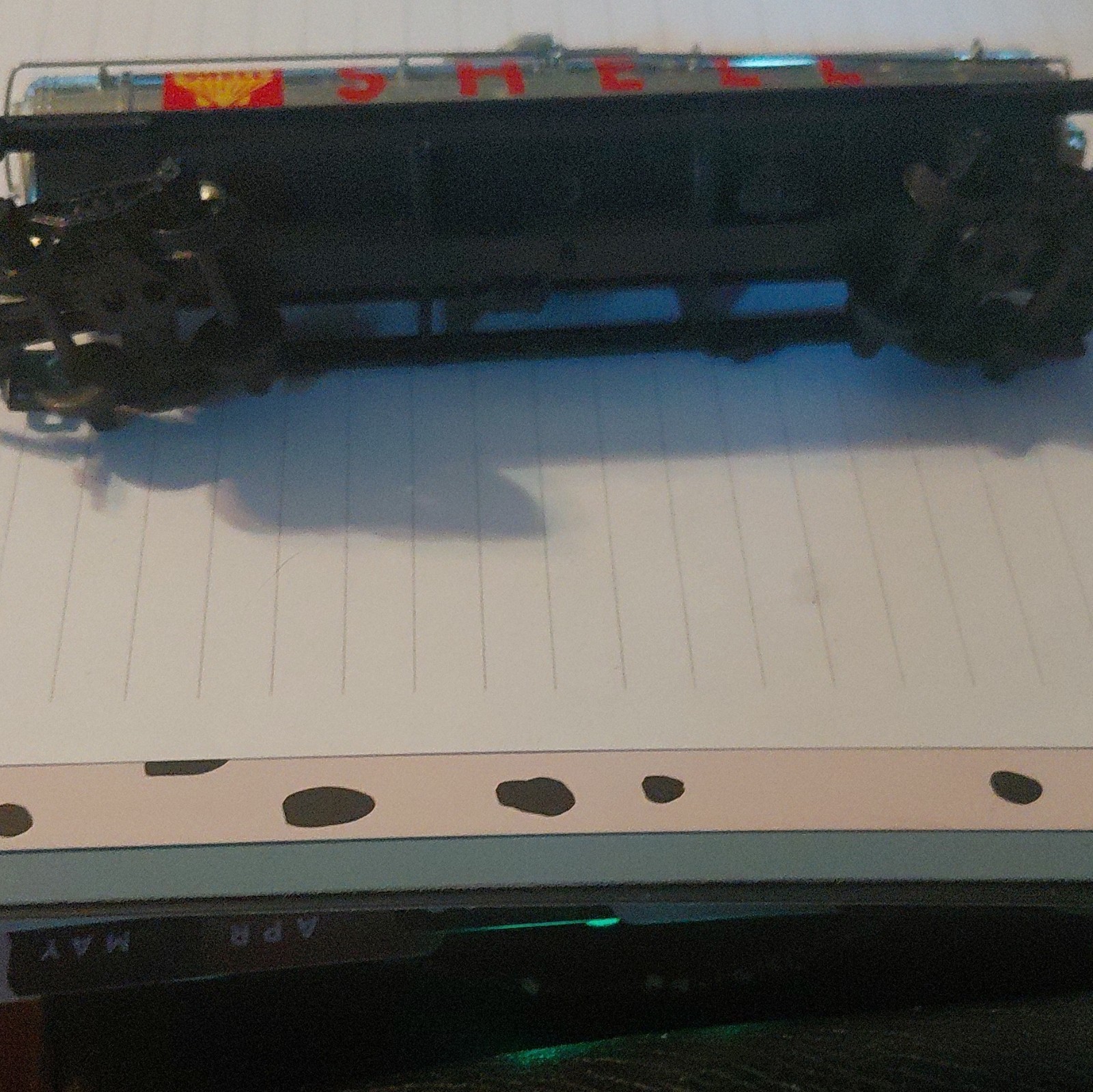 Shell HO 1:87 Shell Silver/Black/Red/Yellow Tank Car Analog Ready to Go