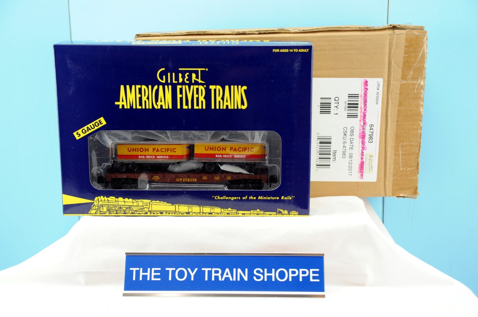 AMERICAN FLYER 47983 UP PIGGYBACK UNLOADER W FLATCAR & TRAILERS. NIB W SHIPPER