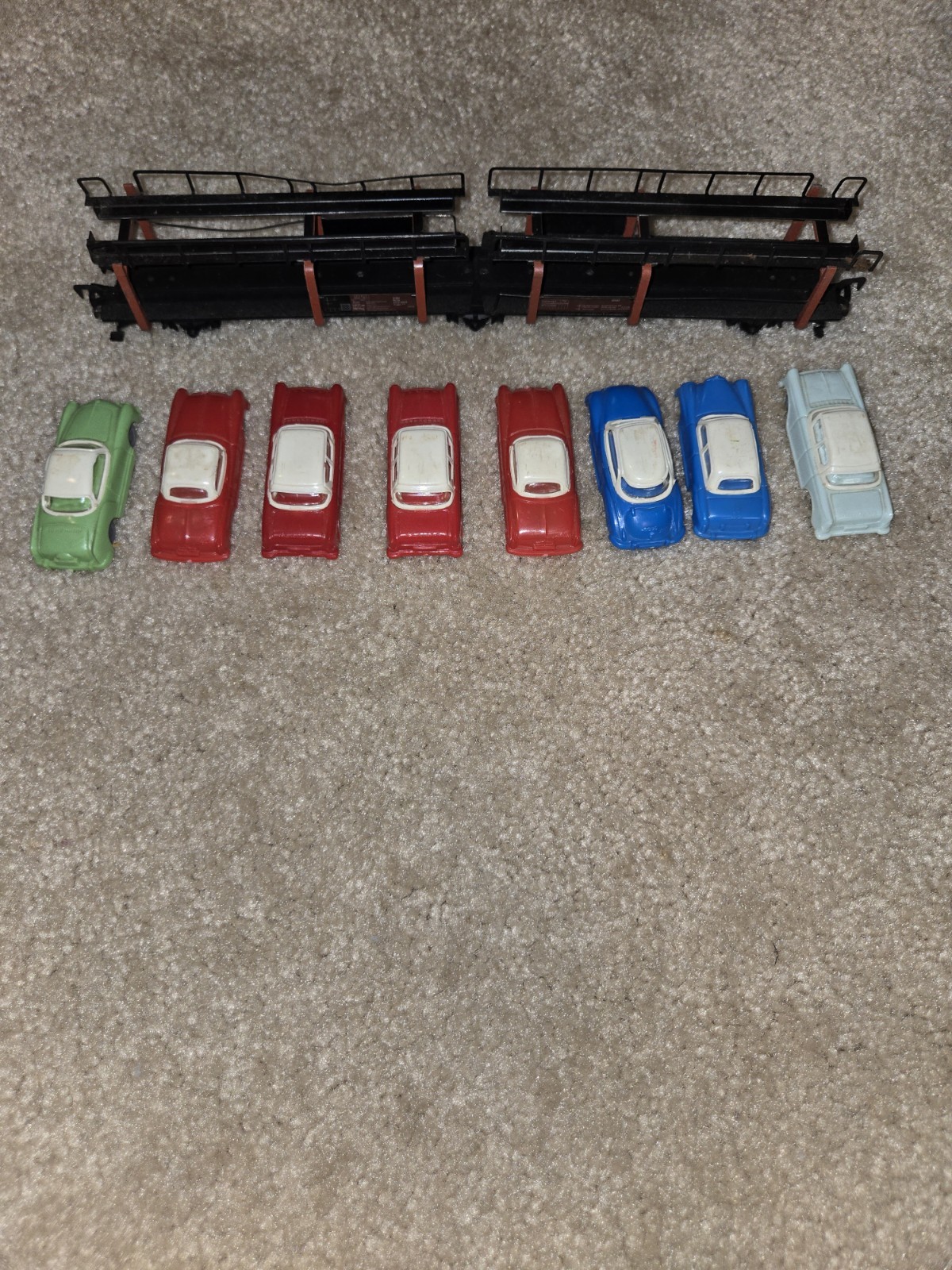 HO Scale 1:87 Auto Carrier Flat Car, Ready-to-Go Pre-Built, Plastic