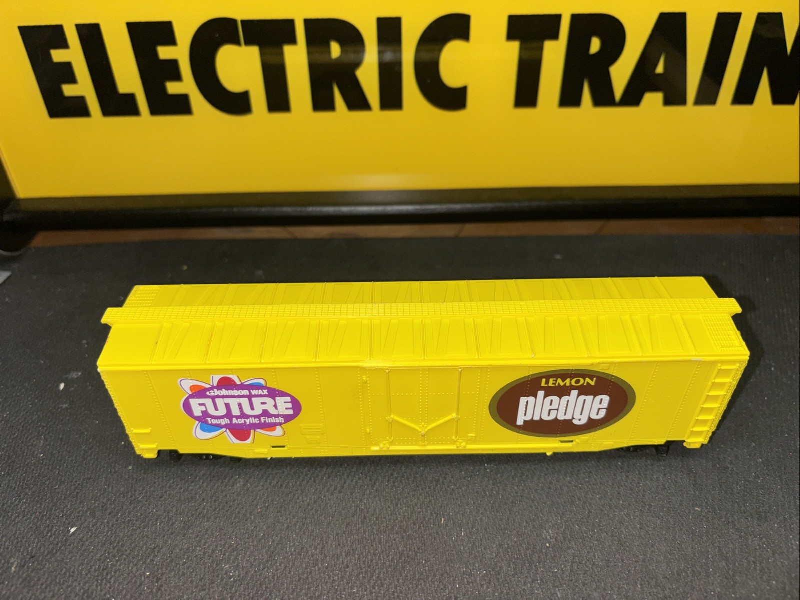 Tyco 50’ Pledge HO Boxcar From Johnson Wax Set, All Steps, Clean