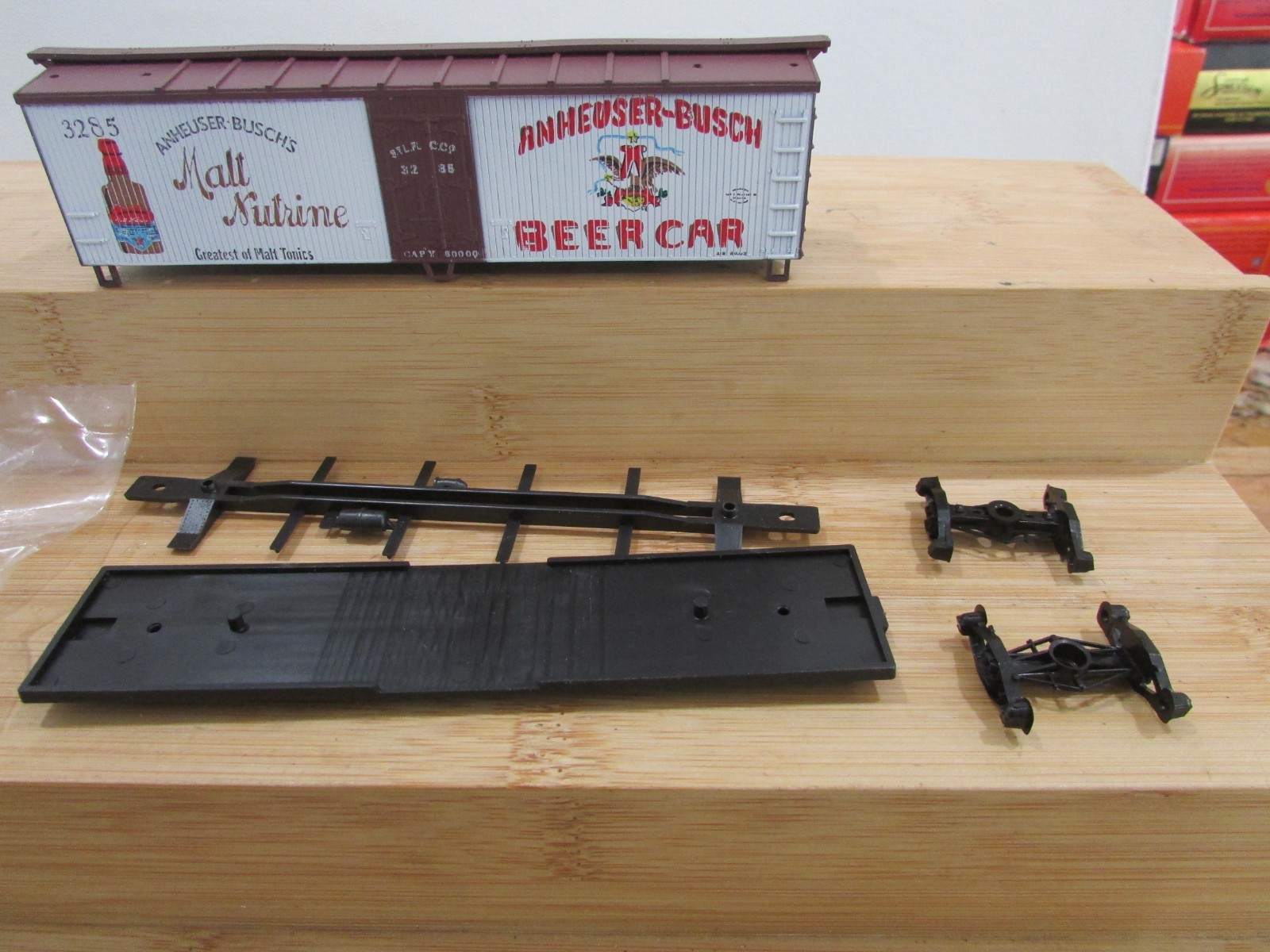HO Scale TM Reefer Car Anheuser-Bush Beer Car Kit Lot#6288