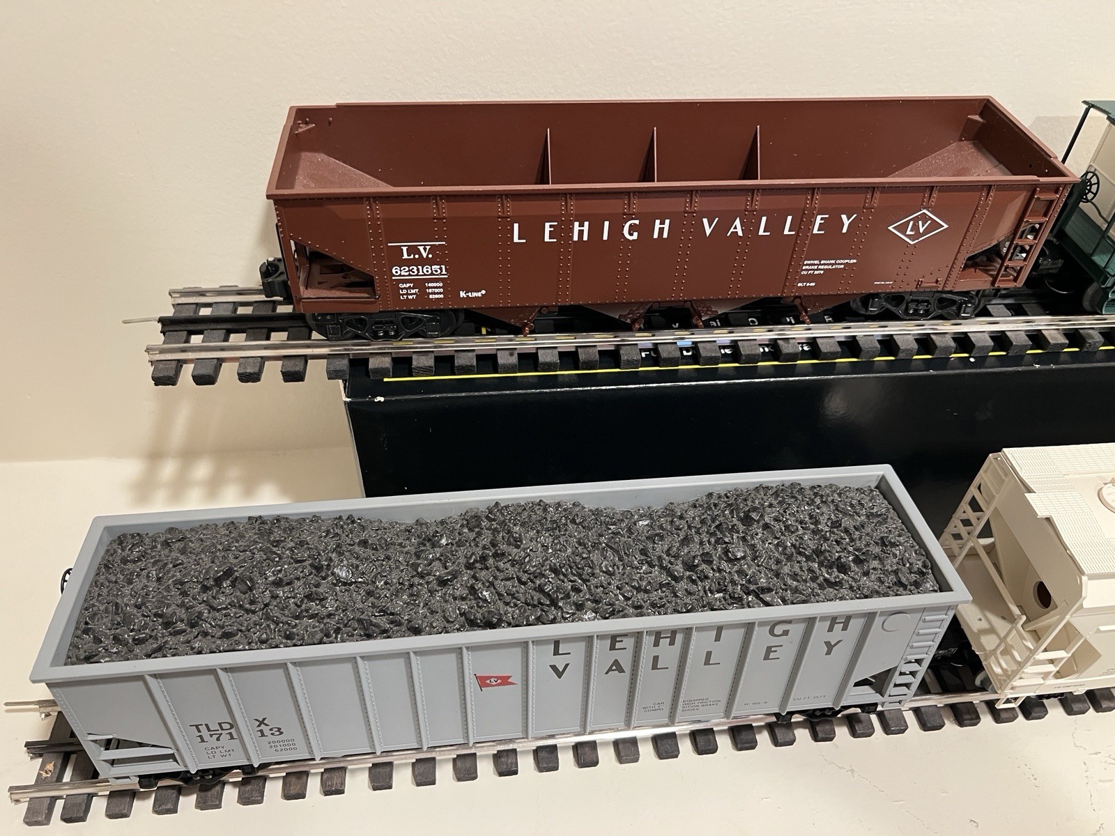 Six Hopper,caboose, And Coal Cars