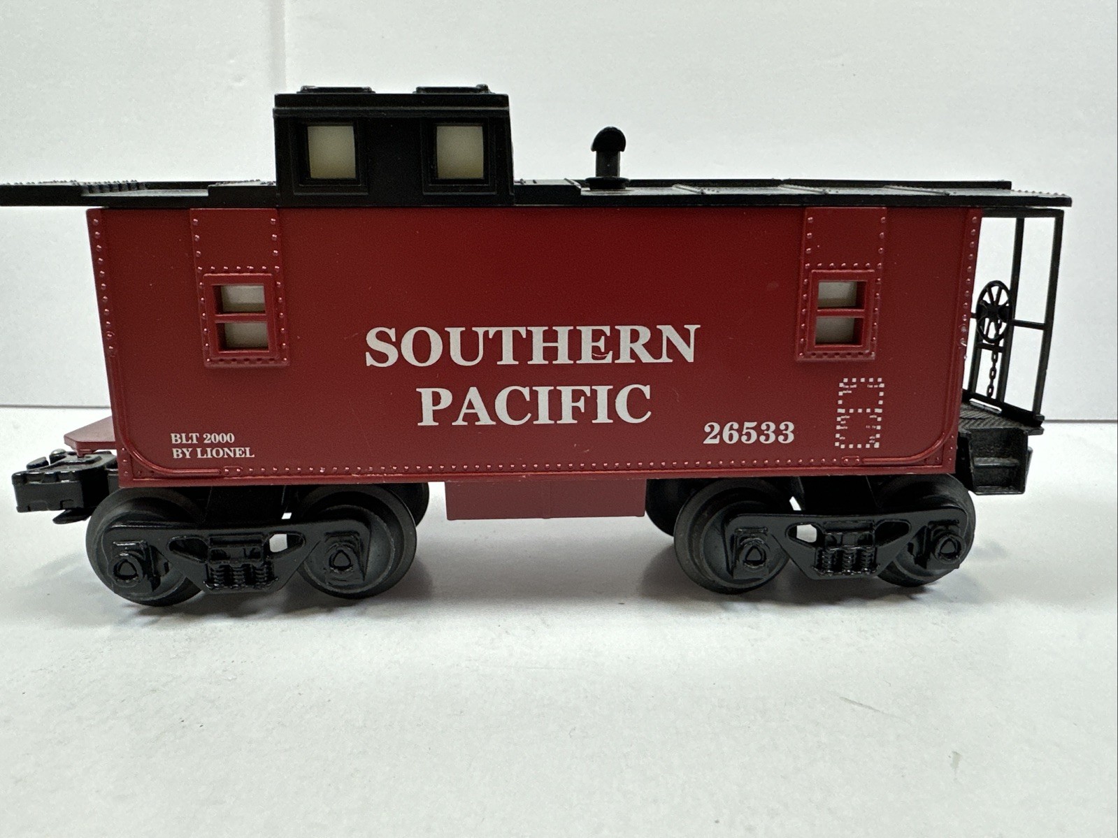 Lionel 26533 Southern Pacific SP Lighted Caboose O Gauge Red Black