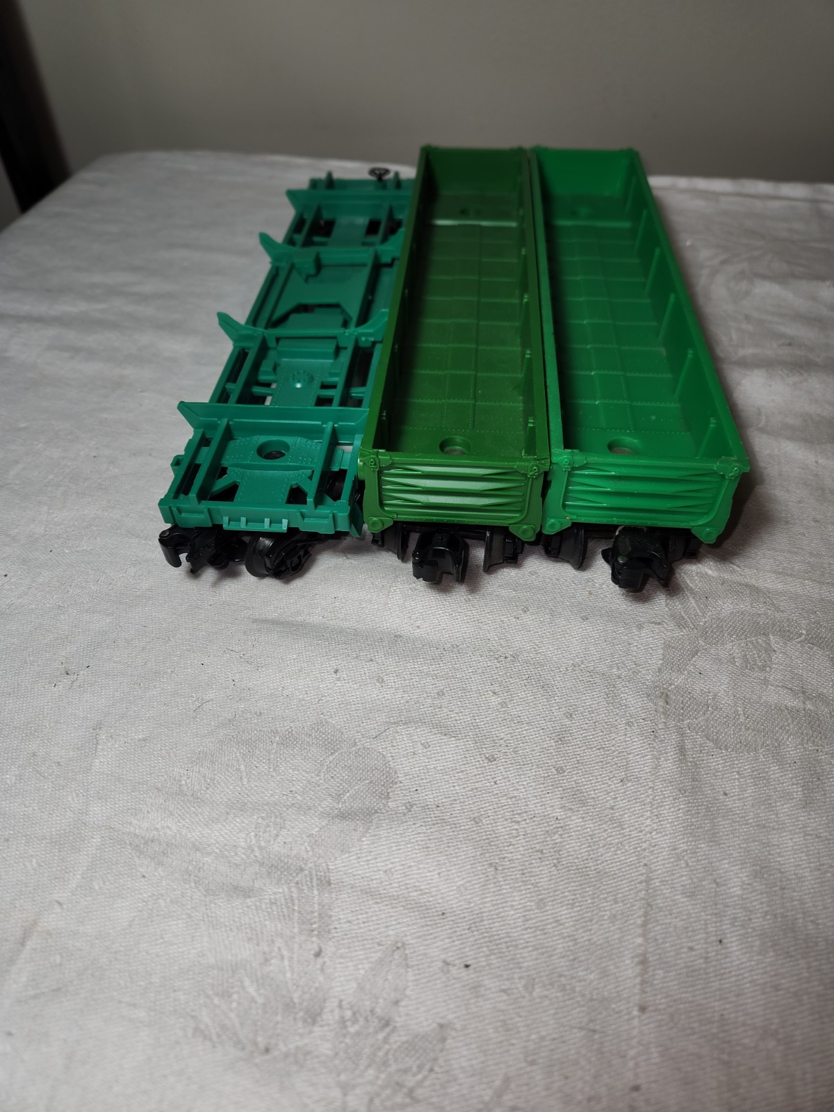 Vintage Lionel O27 Freight Flat Cat Lot with Load Plastic Republic Steel Penn