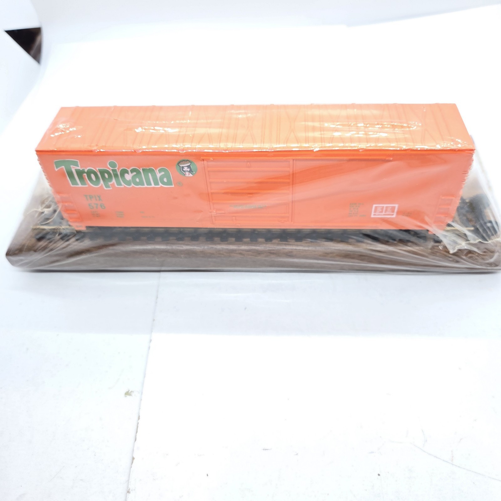 HO Scale Tropicana Boxcar Reefer Train on Track 1988 Citrus Bowl Pen Holder