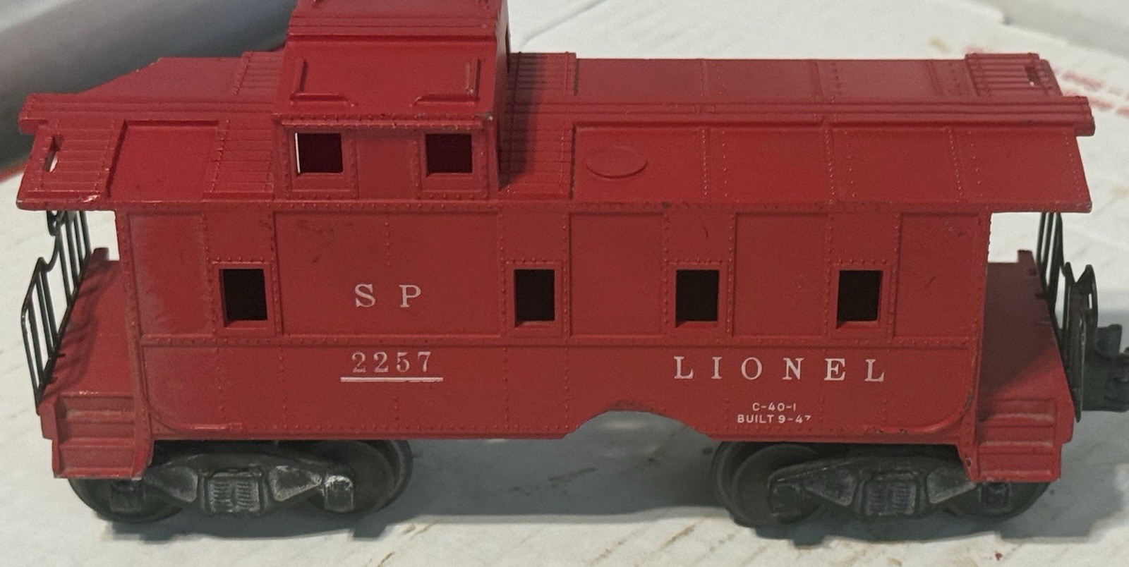 LIONEL TRAINS POST-WAR O GAUAGE #2257 CABOOSE CAR