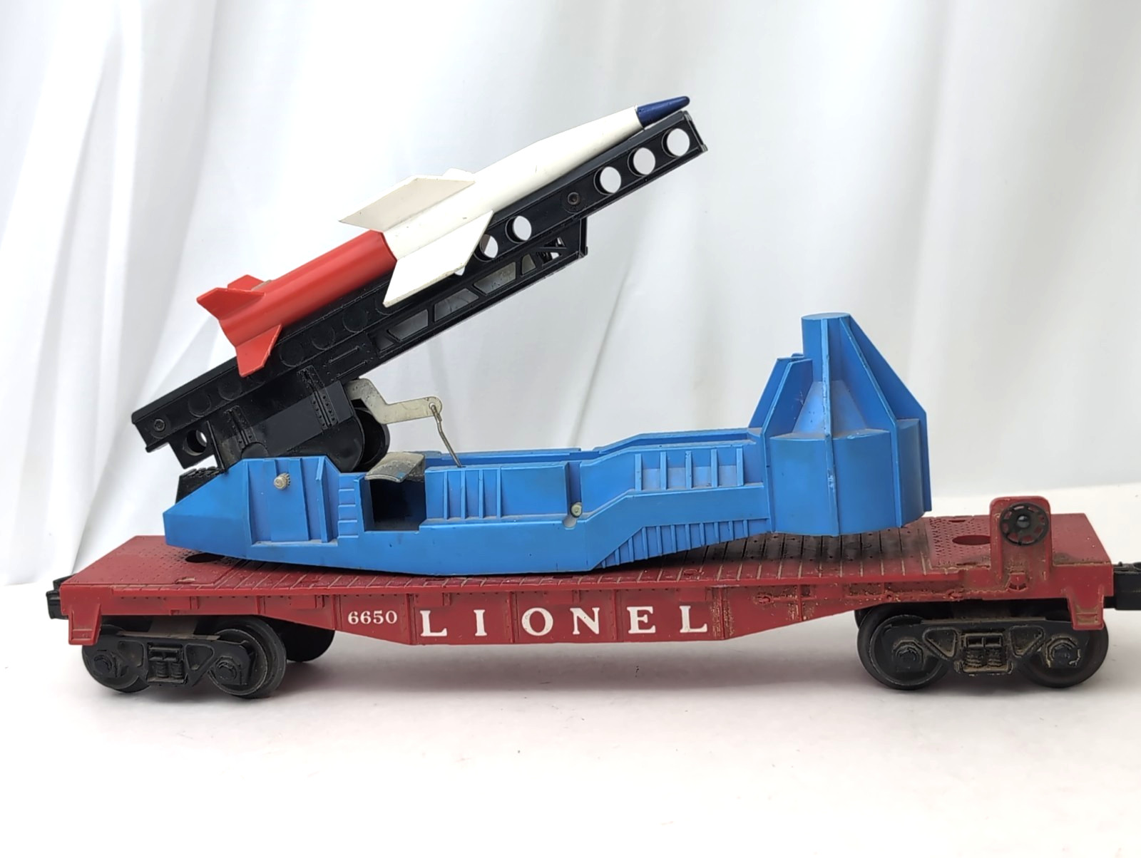 LIONEL – IRBM Rocket/Missile Launcher Flat Car #6650 – O Scale (B)