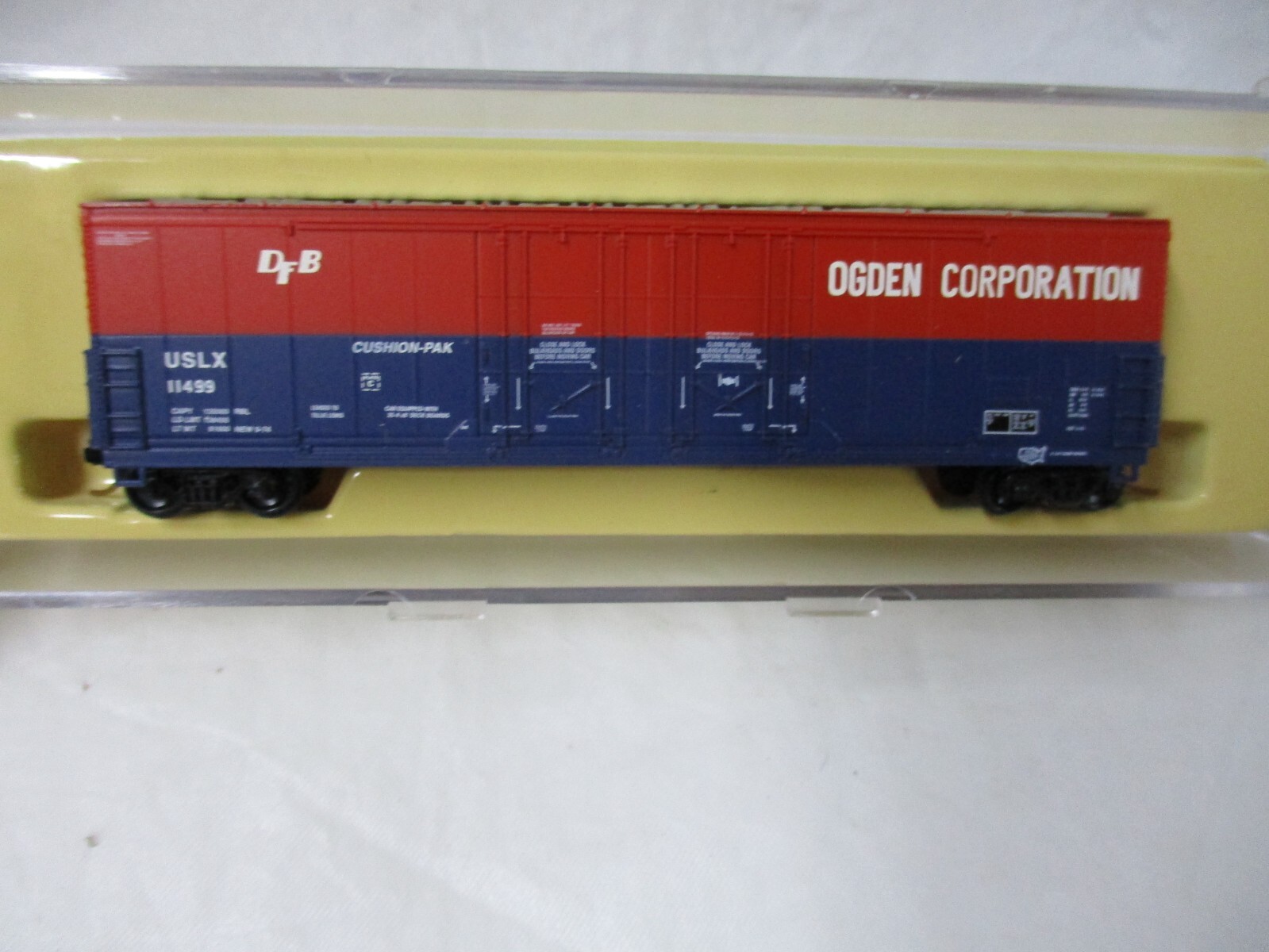 N Scale Atlas Ogden Corporation Red/Blue Box Car Road# USLX 11499 MTC Trucks/Cou