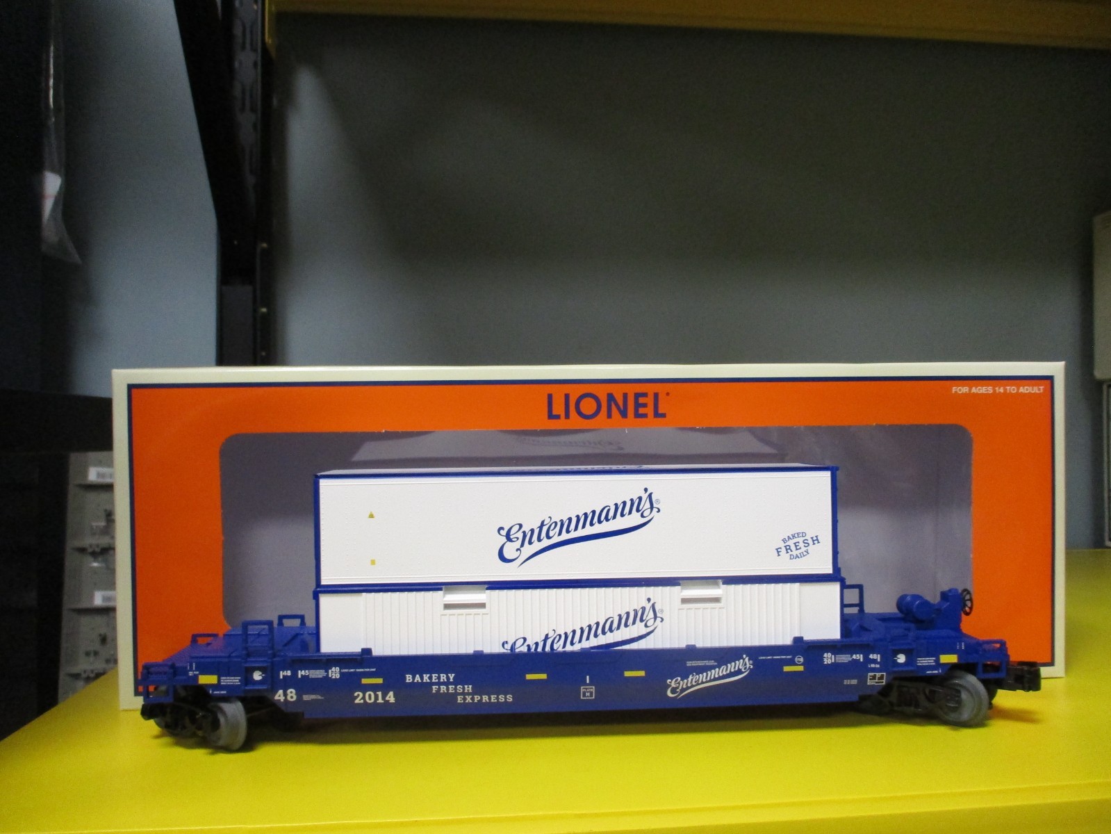 Lionel 2301442 METCA Entenmann’s Maxistack #2014 – New!!