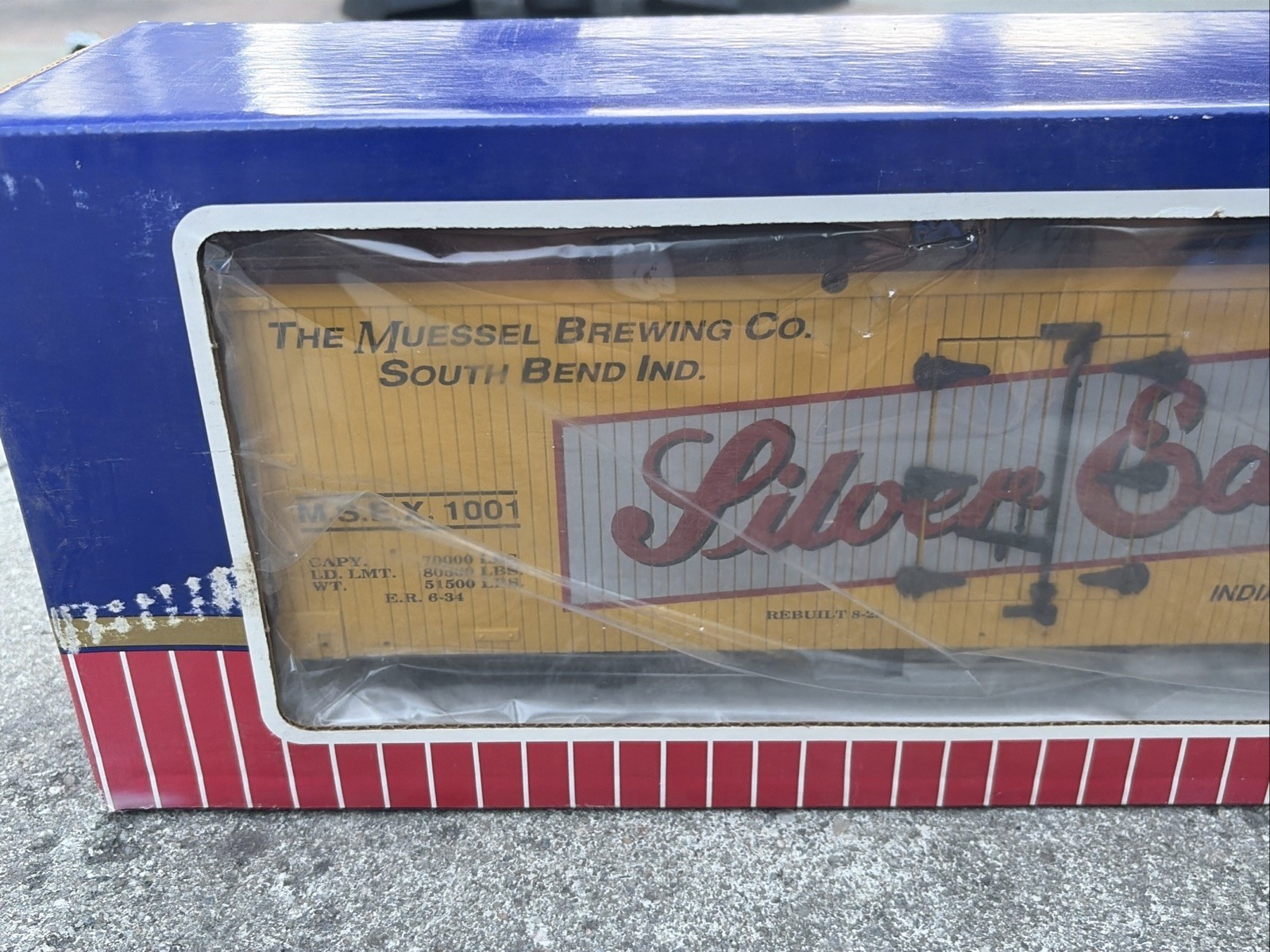 USA Trains R16040 G Scale Silver Edge Beer Reefer Boxcar with Box