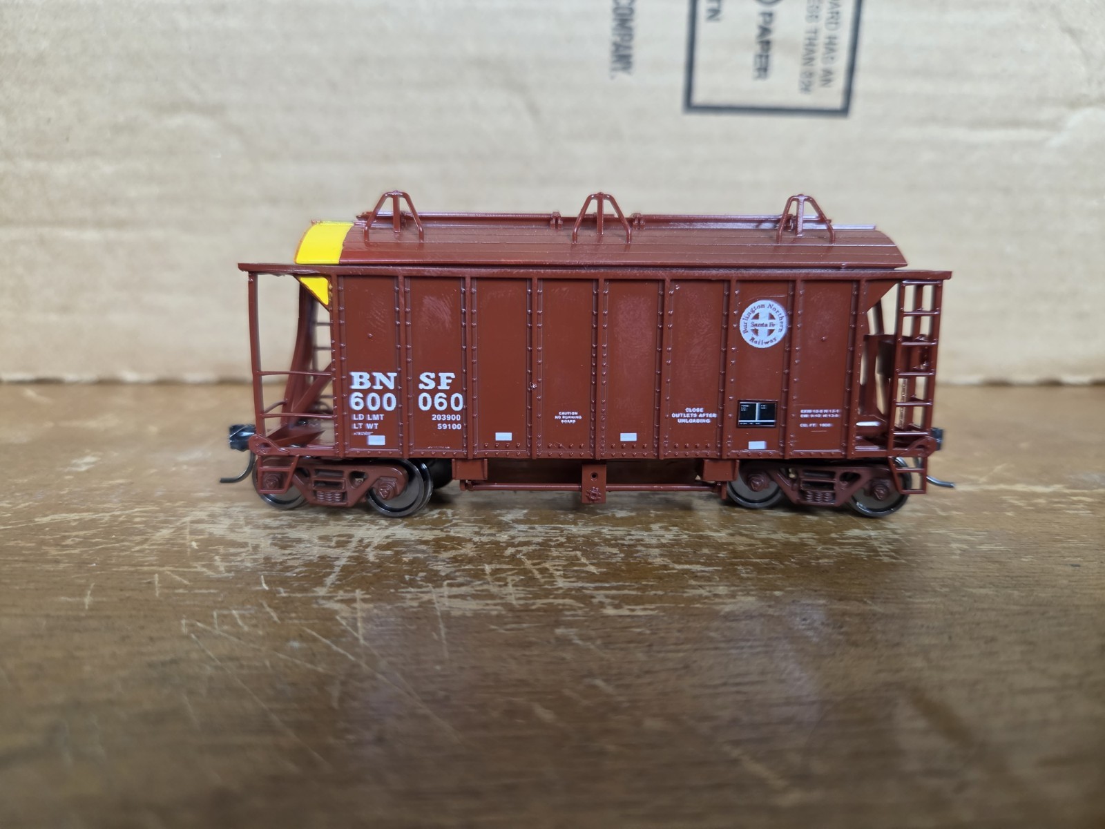 BNSF HOODED ORE CAR # 600060