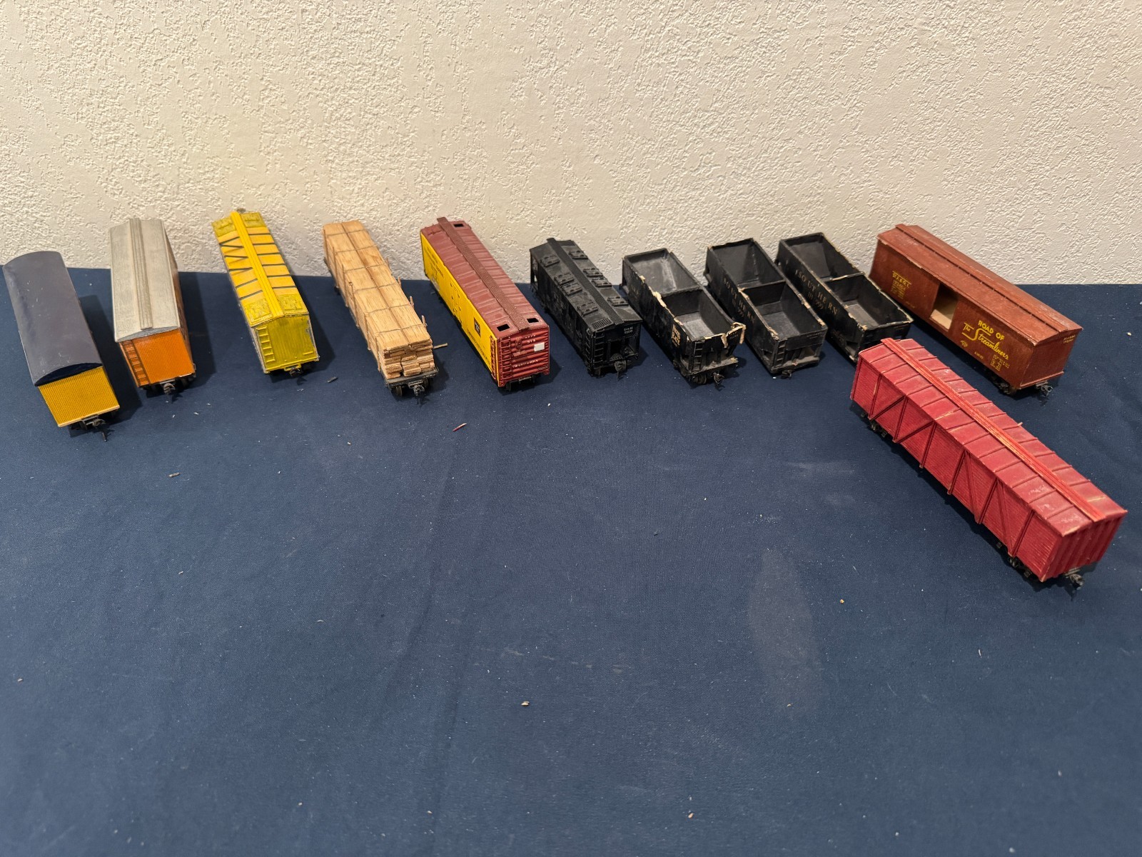 Large Lot of HO Scale Train Cars/Decor (Hand Made?)