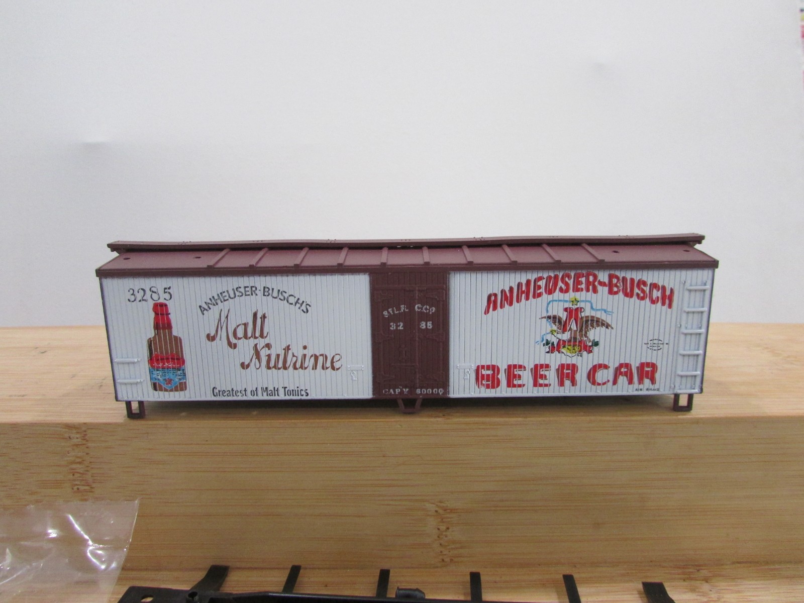 HO Scale TM Reefer Car Anheuser-Bush Beer Car Kit Lot#6288