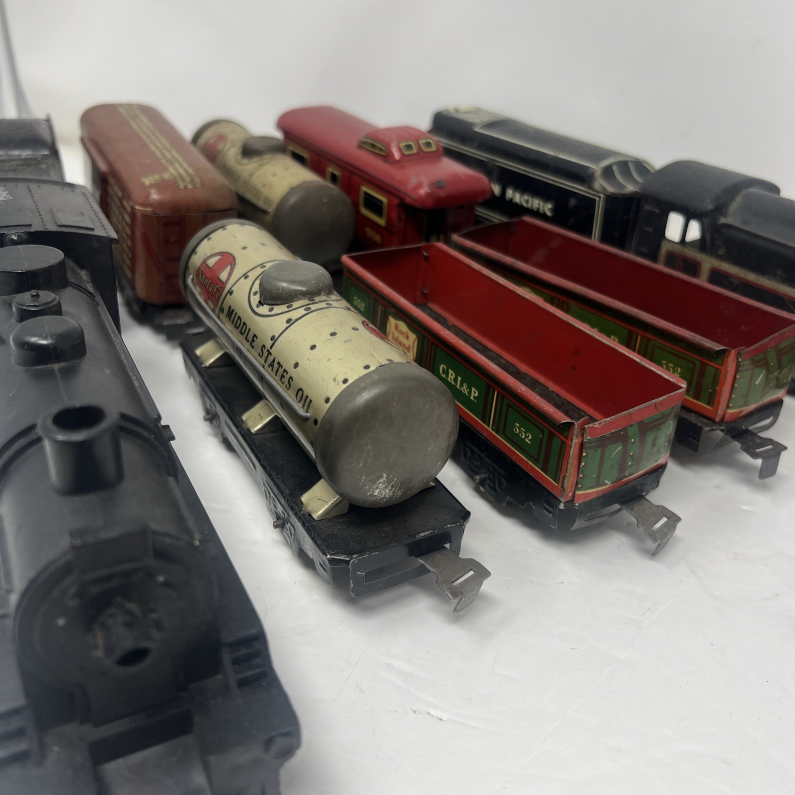 Vintage Marx O-Gauge Tinplate Train Lot – 10-Piece Pre/Post-War Project Pile