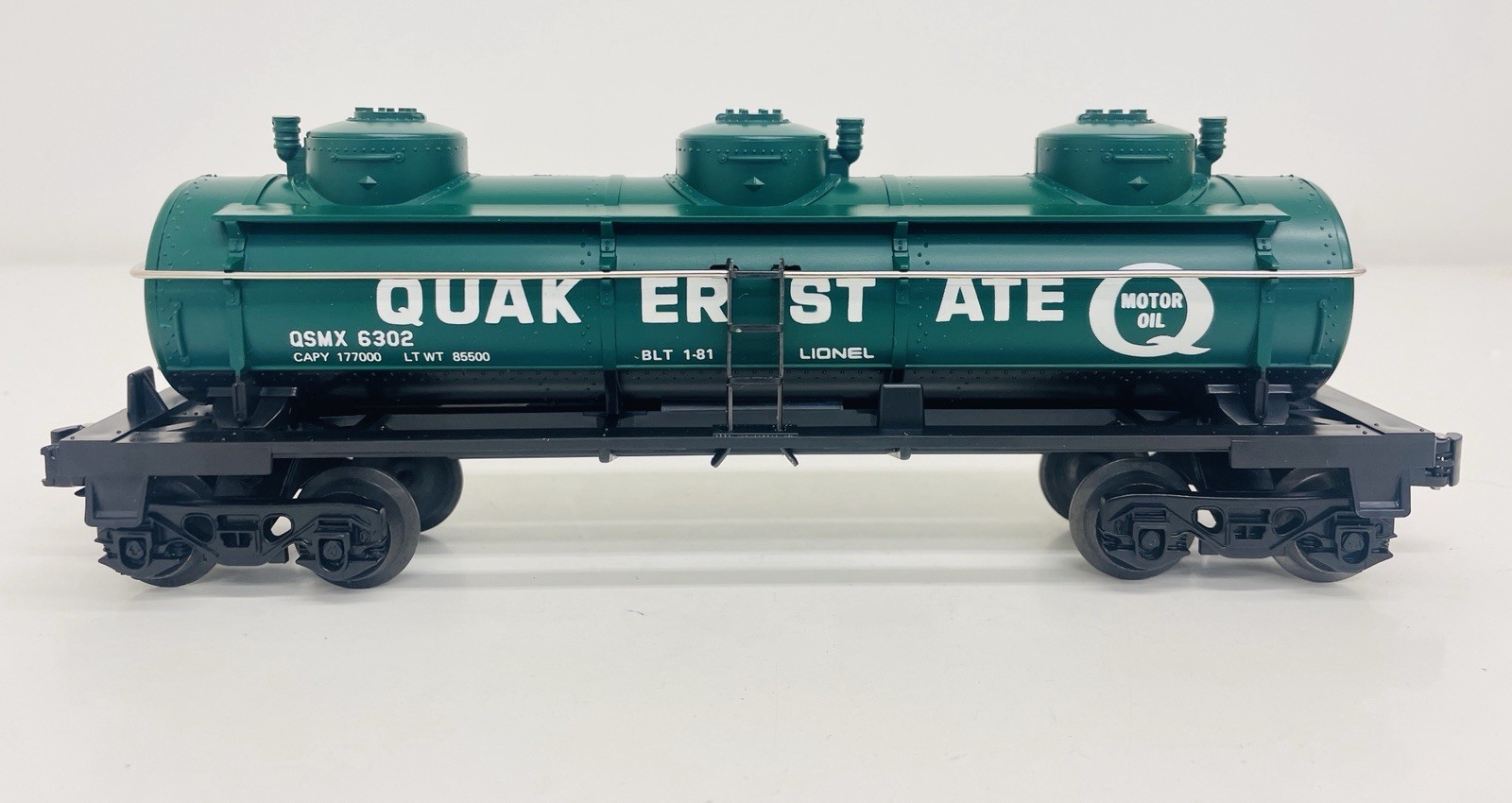 Lionel Quaker State Triple Dome Tank Car 6-6302 NOS