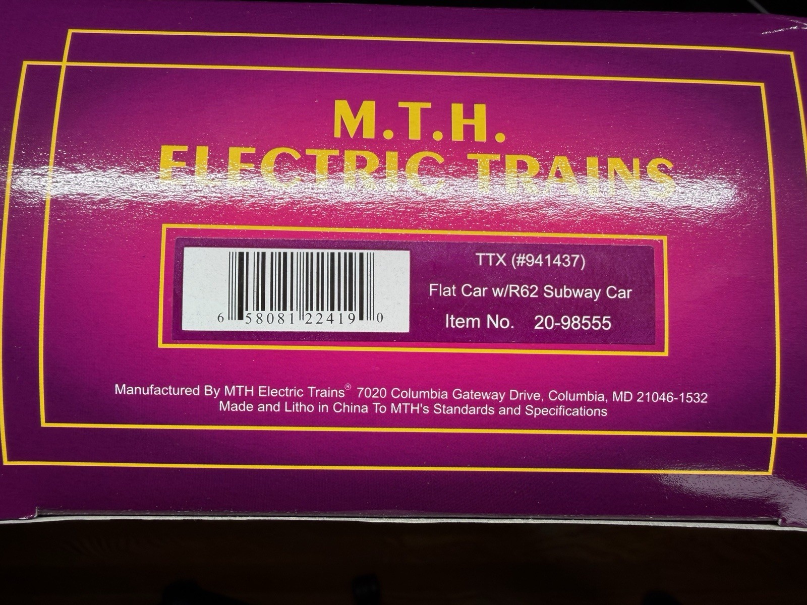MTH 20-98555 Flat Car W/ R62 Subway Car