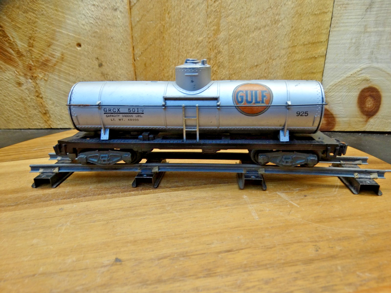 American Flyer S Gauge 41′ Gulf G.R.C.X. 5016 Single Domed Tanker Car