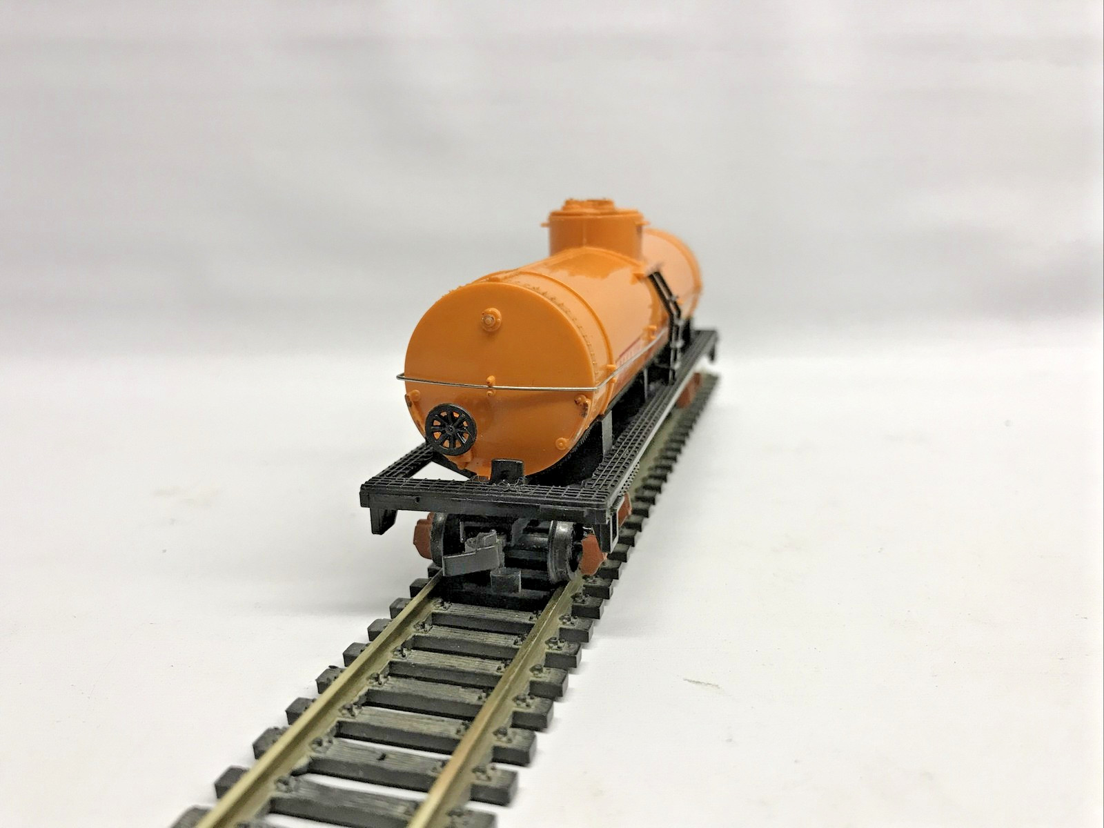 Bachmann HO Scale Shell Oil Company Single Dome Tank Car tanker S.C.C.X. 1754