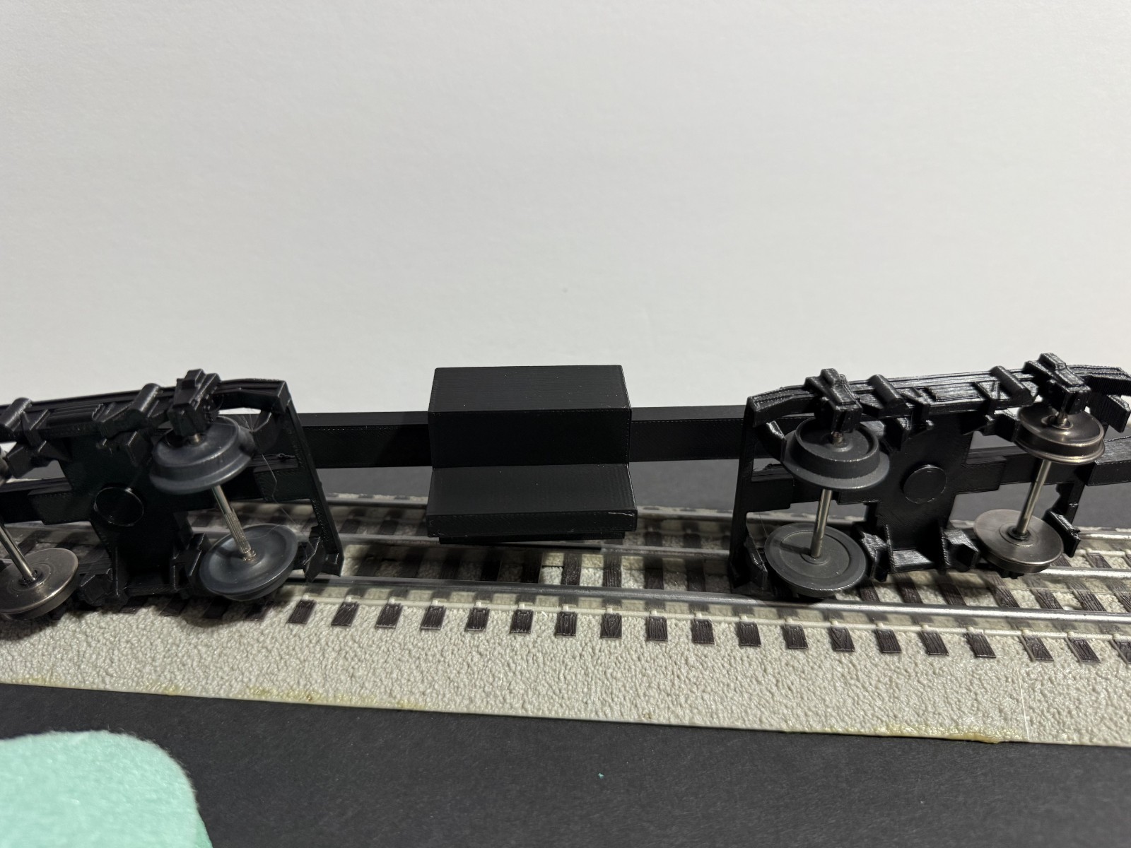 O Scale Track Cleaning Car with 2-Sided Pad – Push by hand or pull behind engine