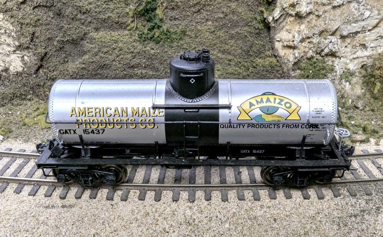 Amrican Maize Products/GATX 8000-Gal Type 21 Rivetd TankCar #15437 P2K #30653 HO