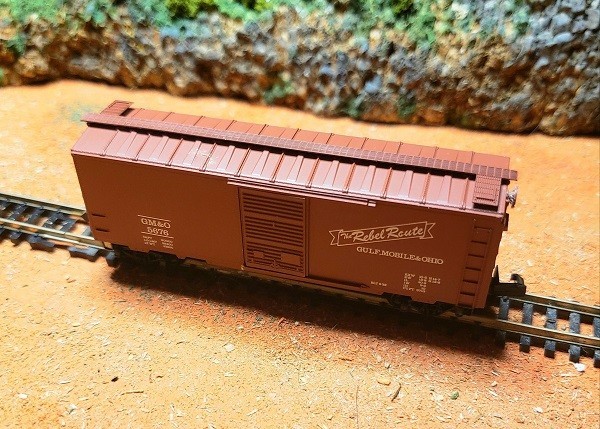 N Scale: Vintage Kadee Microtrains Rebel Route Box Car 5676 Model Train Railroad