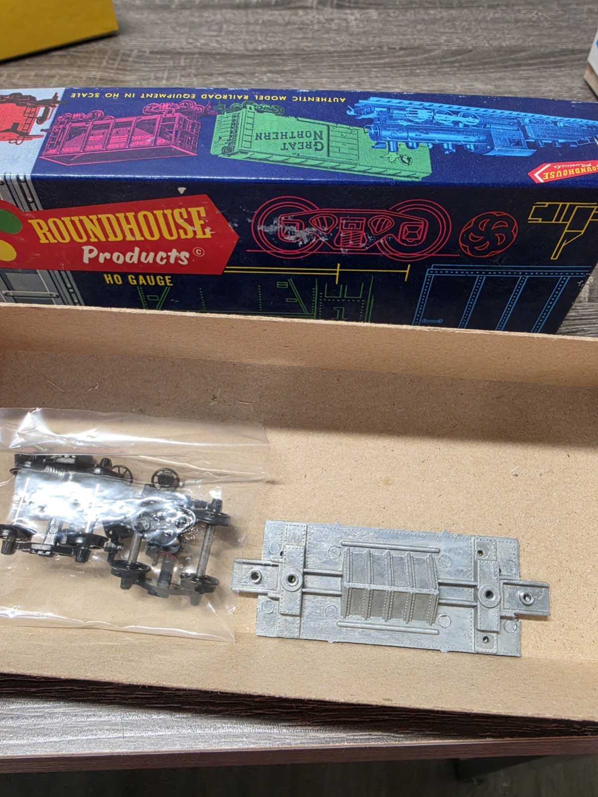 ROUNDHOUSE HO SCALE ORE CAR