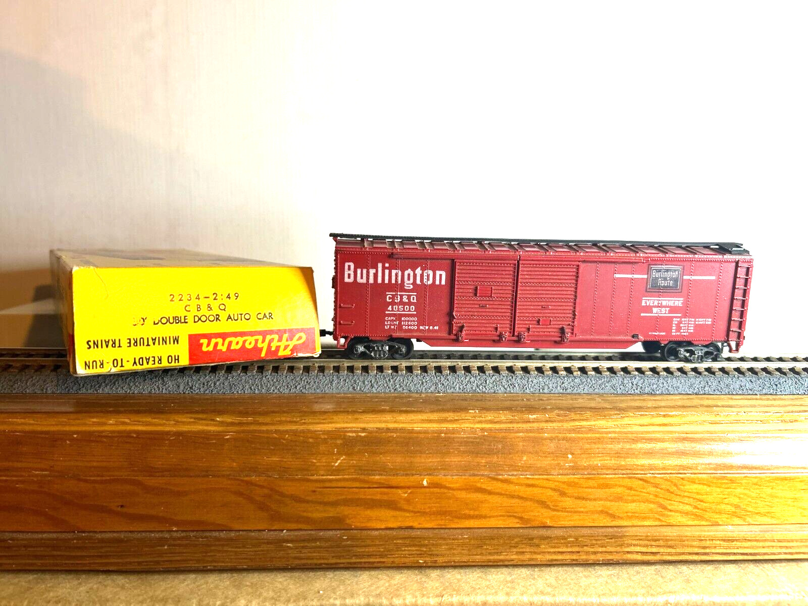 ATHEARN #???? C.B.& Q. “Burlington 50′ D.D. Box Car #48500 Built-up H.O. 1:87