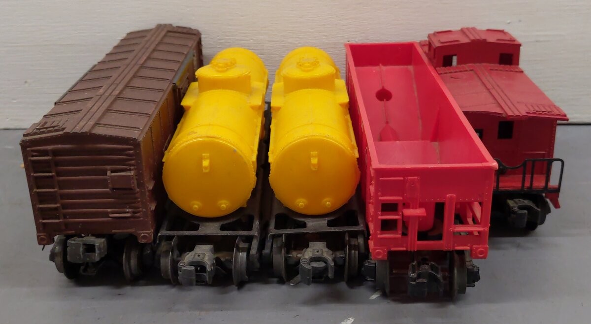 Lionel Vintage O Freight Cars: 2257, 6015, 6015, X6454, 6076 [5]