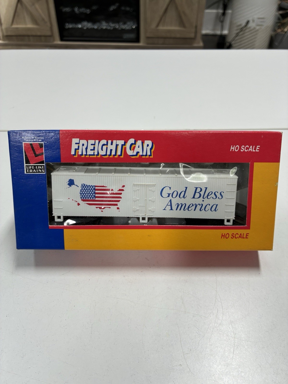 Life-Like HO Scale 8540 God Bless America Reefer Freight Car Walthers Boxed