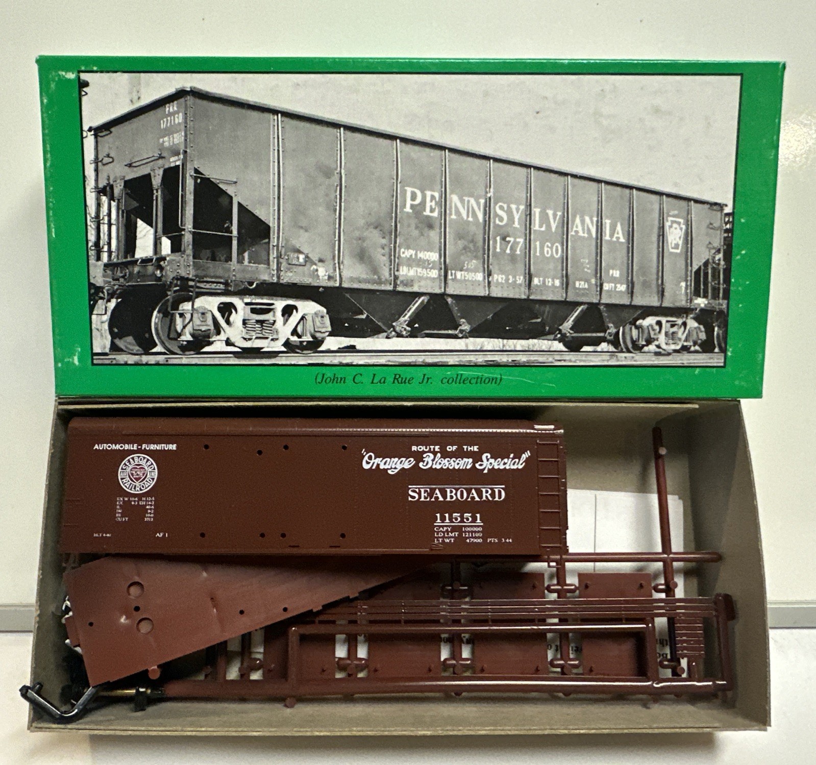 Bowser HO Scale Seaboard Air Line 40′ Round Flush Roof DD Box Car Kit #11551