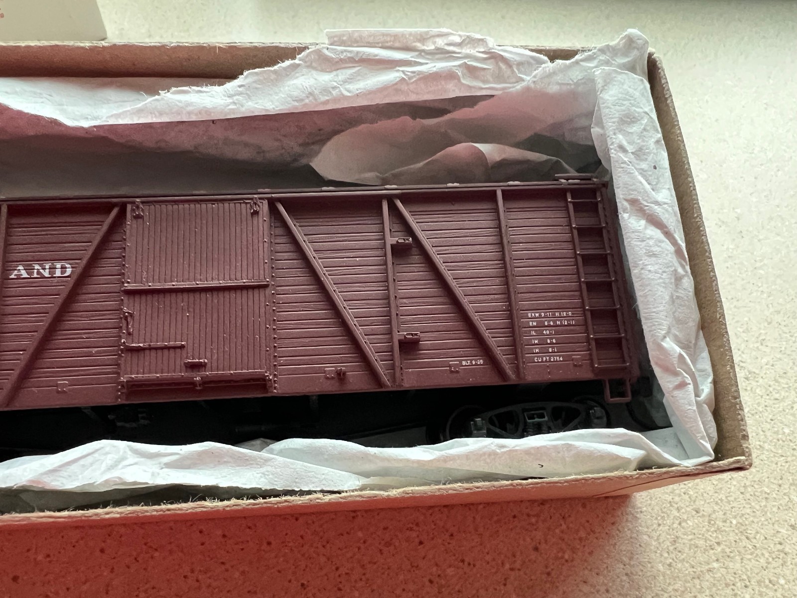HO Scale Accurail Kit 7204 Rock Island 40′ Wood Doors Metal Ends Box Car – NOS