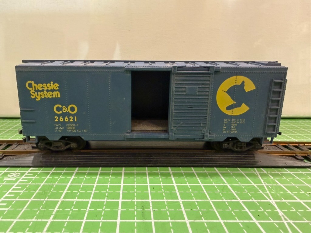 LOT of 4 Vintage HO Scale Box Cars 2 by Buchmann 2 Unknown Manufacturer. Read.