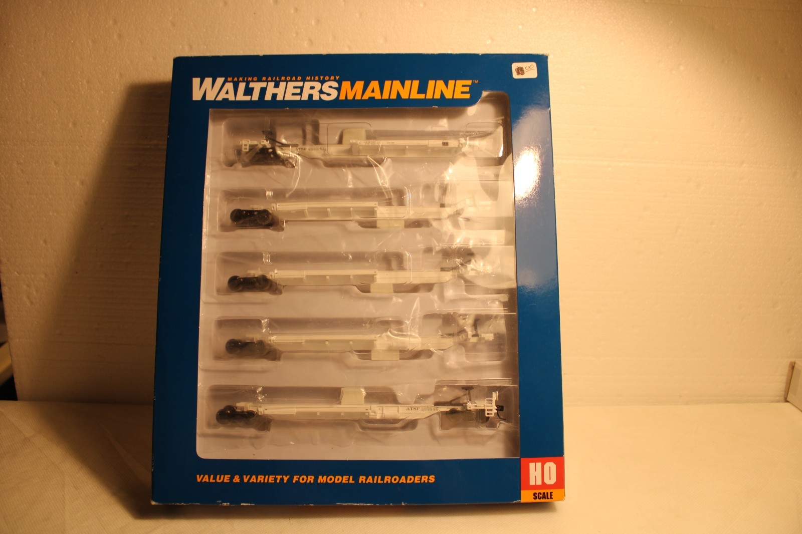 WALTHERS HO SCALE 5 UNIT ALL PURPOSE 48′ SPINE CARS SANTA-FE