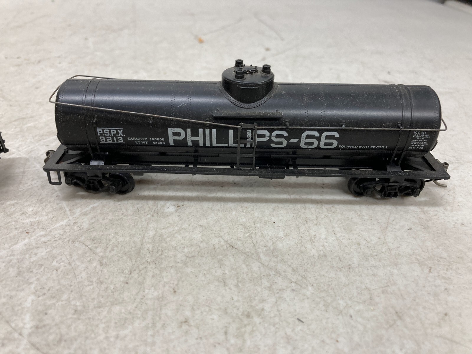 HO scale/Phillips 66 train car #9213 And Baltimore And Ohio