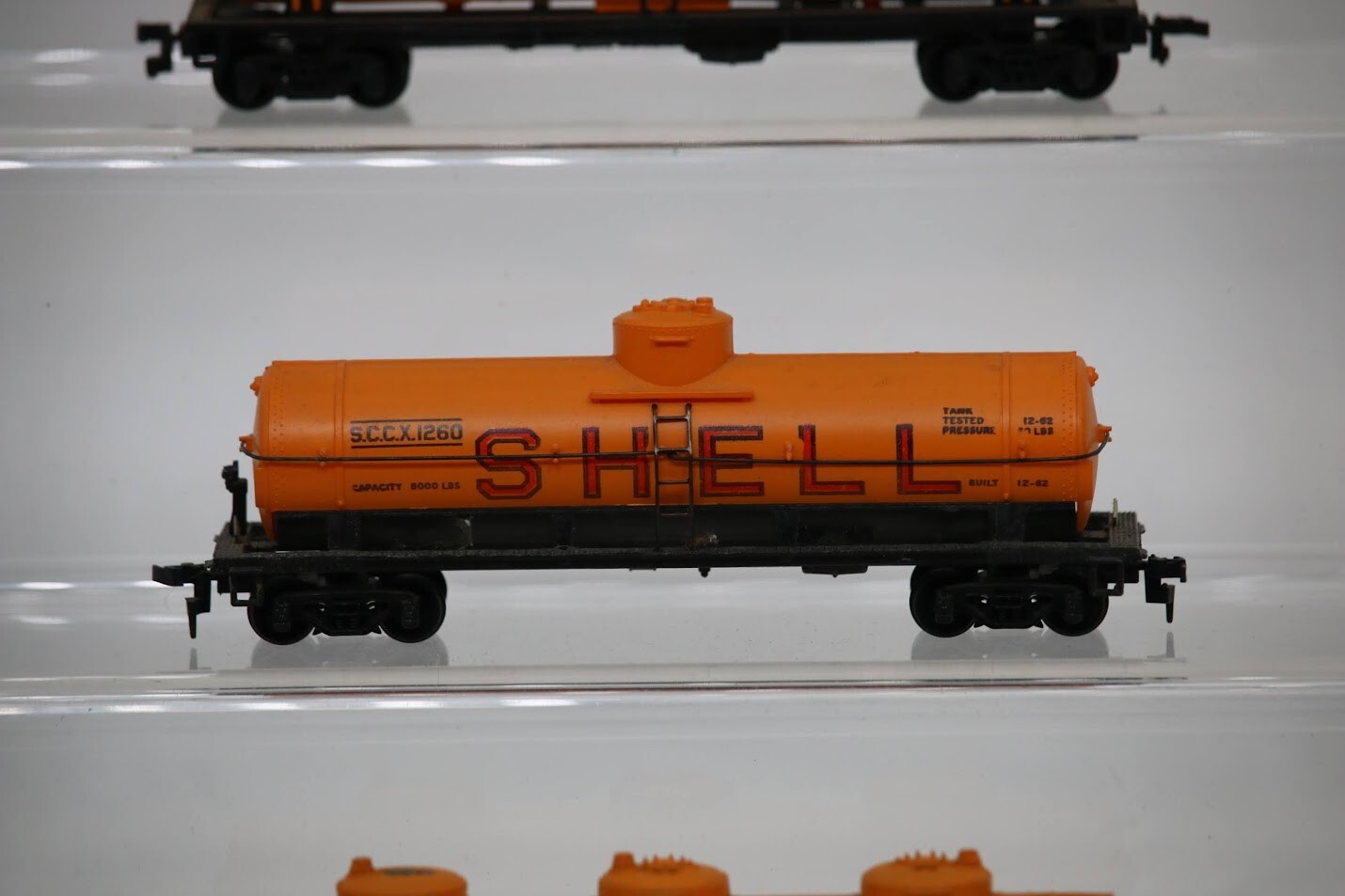 HO SCALE SHELL S.C.C.X. #1245 (2)3-DOME TANK CAR & 1-Dome, #1260 YELLOW TANK CAR