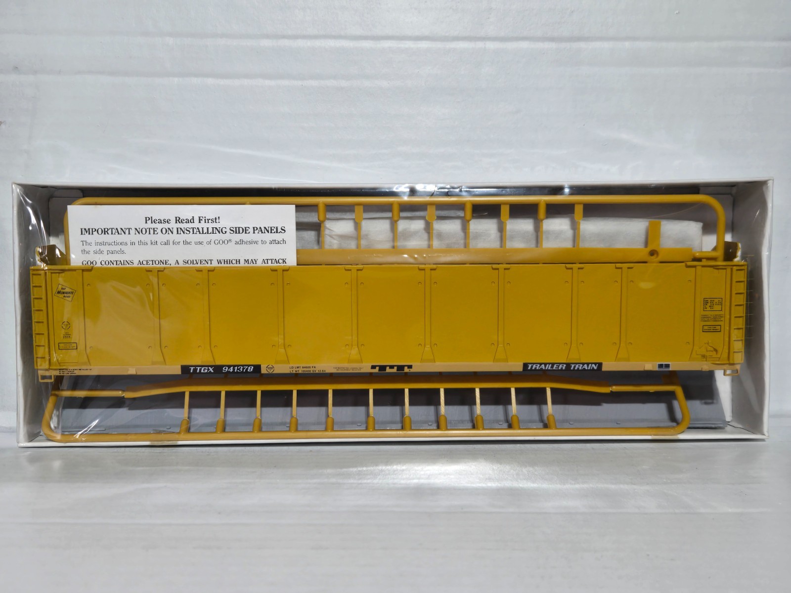 Walthers HO 89′ Milwaukee Road Enclosed Auto Carrier Road # 941378 NIB