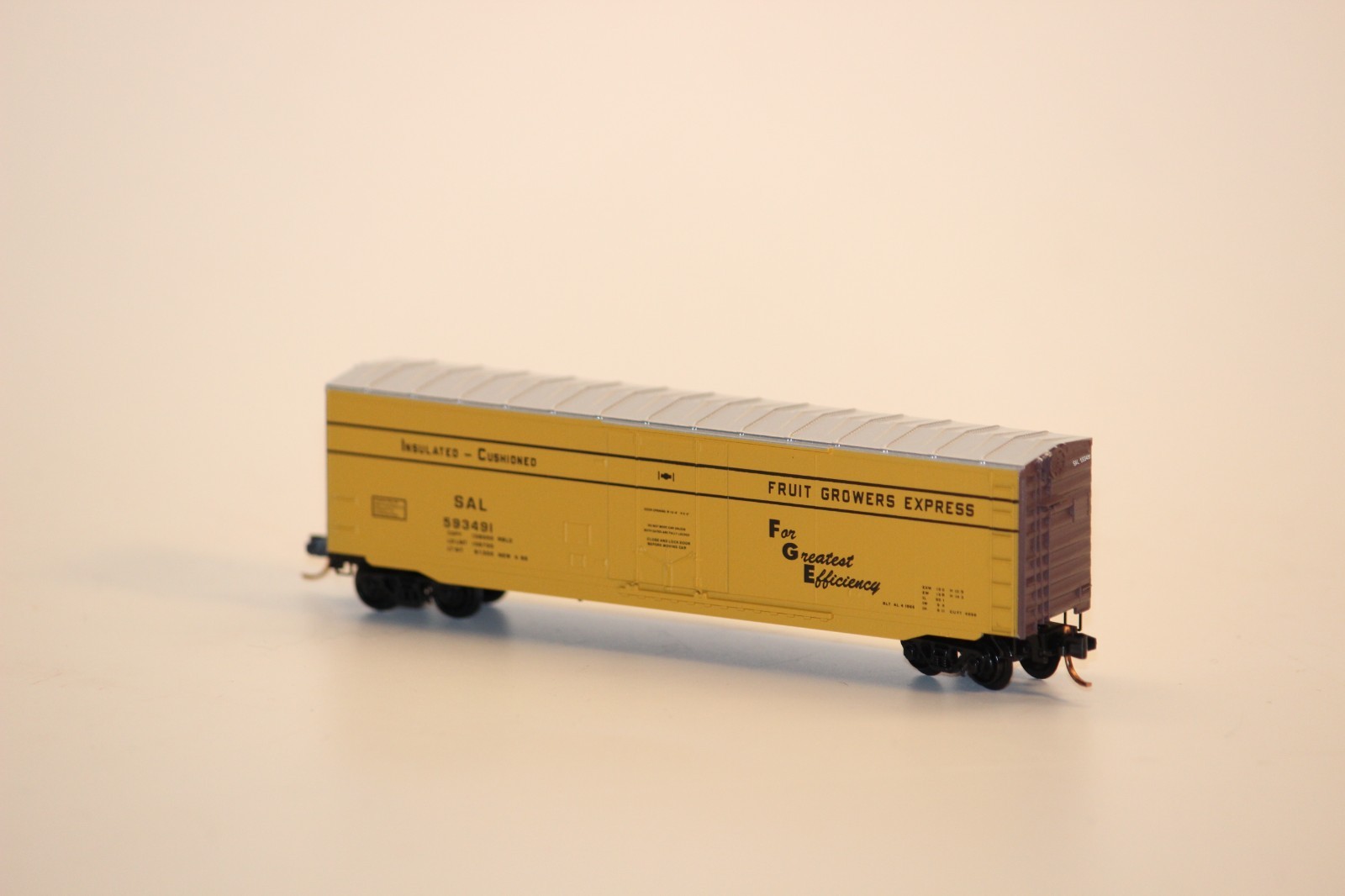 Lot of 4 MTL 50′ Boxcars var. roads GN, FEC, NJ, SAL N Scale