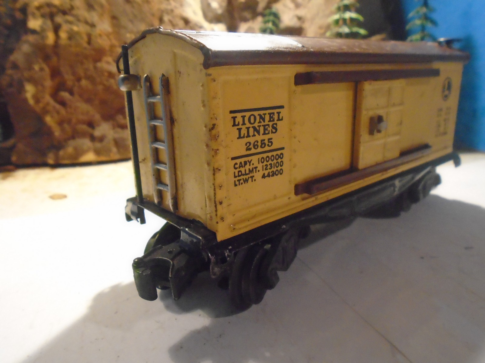 LIONEL LINES PRE WW II VITG. PRESSED STEEL SLIDING DOOR BOX CAR No 2655 5-221-5