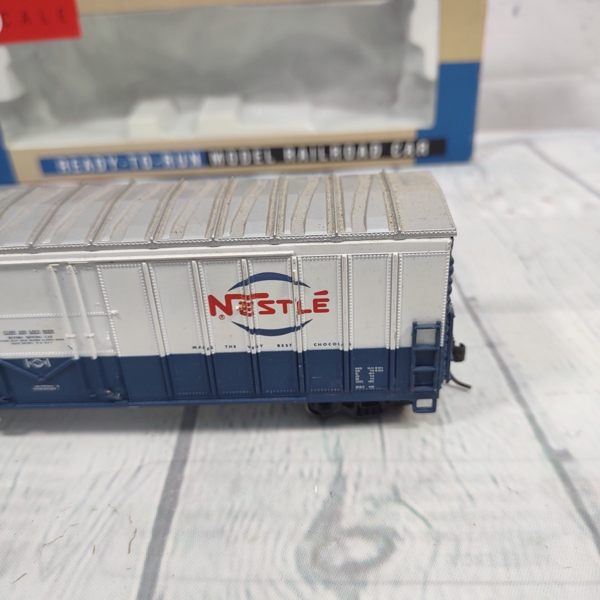HO Walthers 932-3604 Nestle North American 50’ Exterior Post Boxcar TNCX #41853