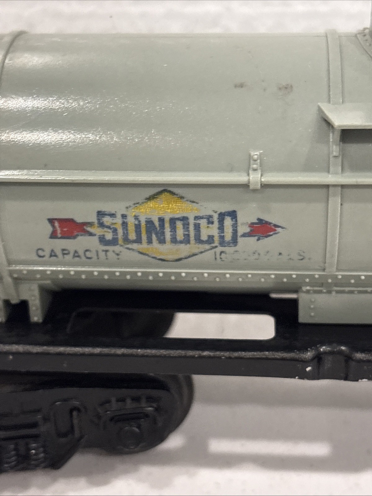 A Lot Of 8 Vintage Lionel Box Cars Assorted. O Scale. View Photos.