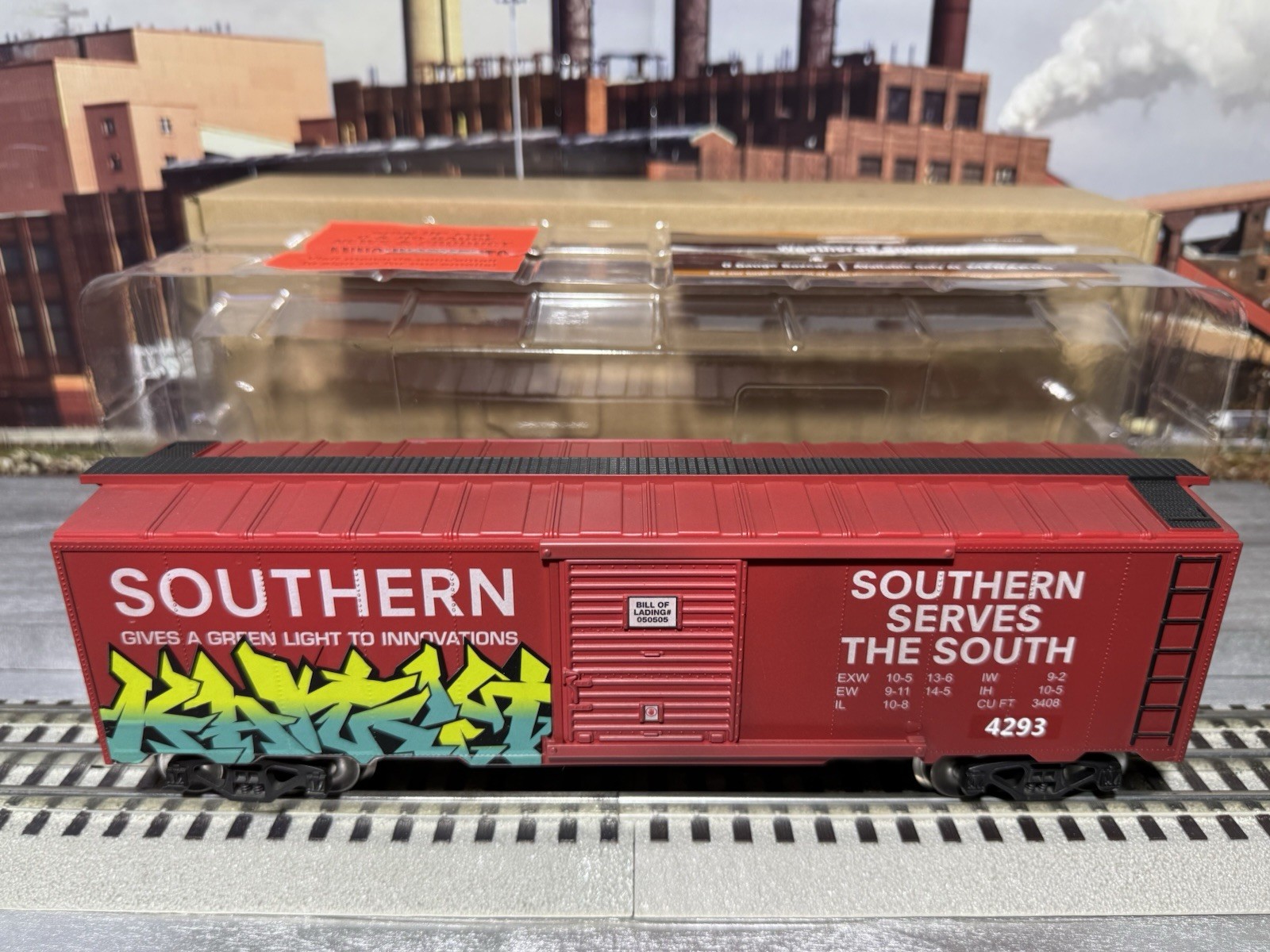 Menards #279-5770 – Weathered Southern Boxcar #4293 With Graffiti – NIB/Shipper