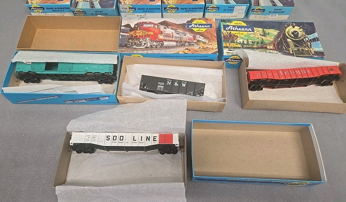 Lot Of 5 Random Athearn HO Blue Box Car Kits Most Have Kedee Couplers