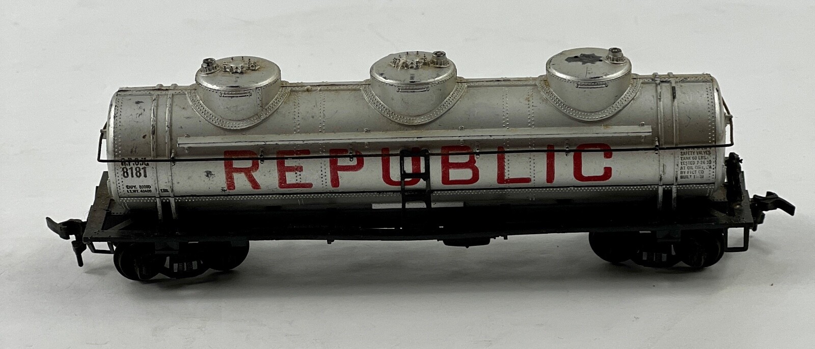 HO Scale Republic Three Dome Tanker Hotco – Hong Kong – Free Shipping